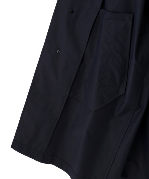 MARGARET HOWELL(マーガレットハウエル)の「COTTON NYLON COMPACT POPLIN(ステンカラーコート・メンズ・カーキ/ネイビー系1・LARGE/MEDIUM)」の6枚目の写真