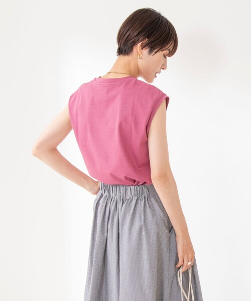 NOLLEY’S（ノーリーズ）の「【WEB限定カラーあり】5C BASIC ノースリーブTシャツ（Tシャツ/カットソー・レディース・ロイヤルブルー/ホワイト/ホワイト系その他5/チャコールグレー/キャメル/ピンク/ブラック・36/38）」の11枚目の写真