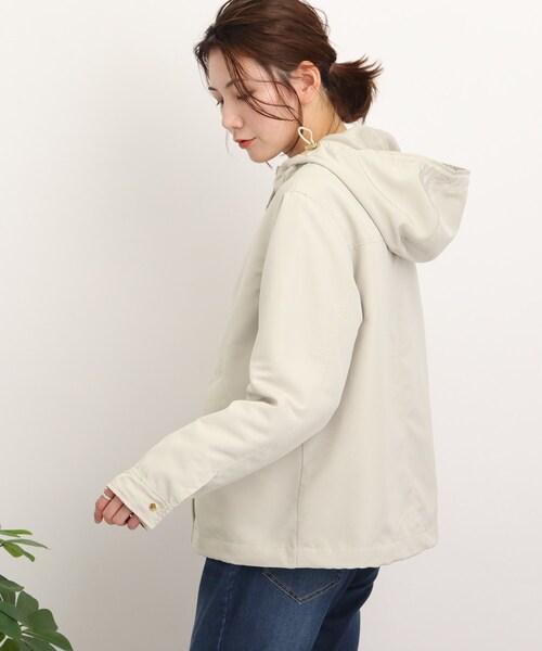 DRESKIP（ドレスキップ）の「◆【ゴールドパーツでレディな仕上がり】撥水マウンテンパ－カー（ブルゾン・レディース・ナチュラル/カーキ/ネイビー/サンドベージュ・02/03/04）」の6枚目の写真