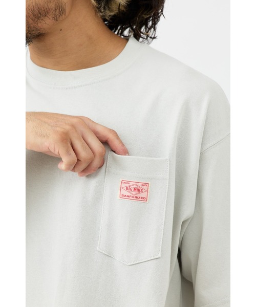 BIG MIKE（ビッグマイク）の「BIG MIKE ビッグマイク/ 9.1oz ヘビーウェイト ワイドシルエット サングラスポケット 半袖Tシャツ ポケT ユニセックス 102328520（Tシャツ/カットソー・メンズ・ホワイト/ブラック/グレー/サンドベージュ/ナチュラル/グレイッシュブルー・MEDIUM/LARGE/X-LARGE）」の2枚目の写真