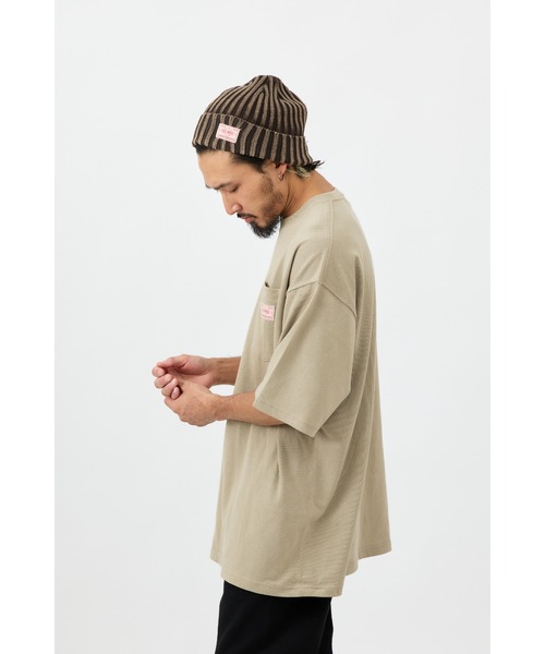 BIG MIKE（ビッグマイク）の「BIG MIKE ビッグマイク/ 9.1oz ヘビーウェイト ワイドシルエット サングラスポケット 半袖Tシャツ ポケT ユニセックス 102328520（Tシャツ/カットソー・メンズ・ホワイト/ブラック/グレー/サンドベージュ/ナチュラル/グレイッシュブルー・MEDIUM/LARGE/X-LARGE）」の13枚目の写真