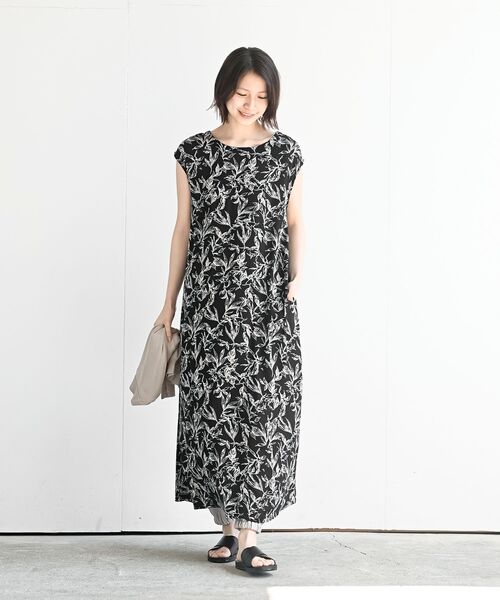 rps（アールピーエス）の「フレンチスリーブプリントワンピース（ワンピース・レディース・ブラック/ネイビー/ブラック系その他2/グレー/ブラック系その他3・フリー）」の13枚目の写真