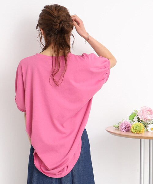 DRESKIP(ドレスキップ)の「◆【接触冷感】ヒップも二の腕もカバー 袖口ギャザードルマンTシャツ(Tシャツ/カットソー・レディース・ピンク系/オリーブ/ブラック系2/オフホワイト/ブラック/ブルー系7・00)」の18枚目の写真