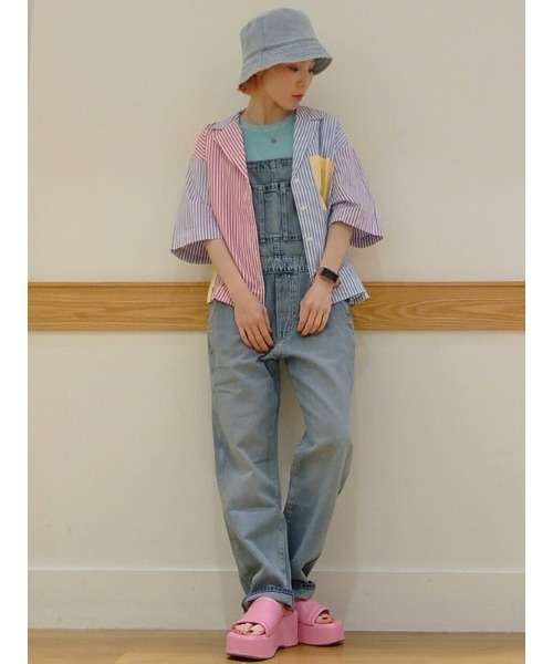 GAP(ギャップ)の「ウォッシュウェル スローチー デニムオーバーオール(サロペット/オーバーオール・レディース・ライトインディゴブルー・XS/S/M/L/XXS)」の13枚目の写真