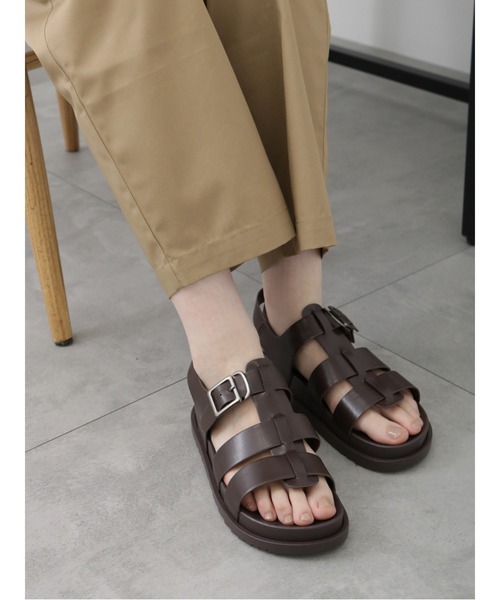 Samansa Mos2 blue(サマンサモスモスブルー)の「厚底グルカサンダル(サンダル・レディース・ブラック/ブラウン/オフホワイト・MEDIUM/LARGE)」の3枚目の写真