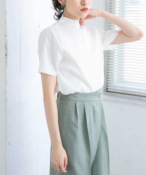 KBF(ケイビーエフ)の「プリーツハイネックトップス(Tシャツ/カットソー・レディース・ホワイト/ブラック/オフホワイト・ONE)」の8枚目の写真