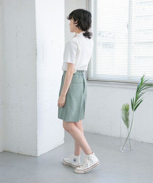 KBF(ケイビーエフ)の「プリーツハイネックトップス(Tシャツ/カットソー・レディース・ホワイト/ブラック/オフホワイト・ONE)」の19枚目の写真