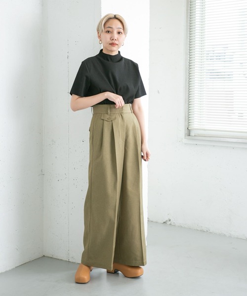 KBF(ケイビーエフ)の「プリーツハイネックトップス(Tシャツ/カットソー・レディース・ホワイト/ブラック/オフホワイト・ONE)」の17枚目の写真