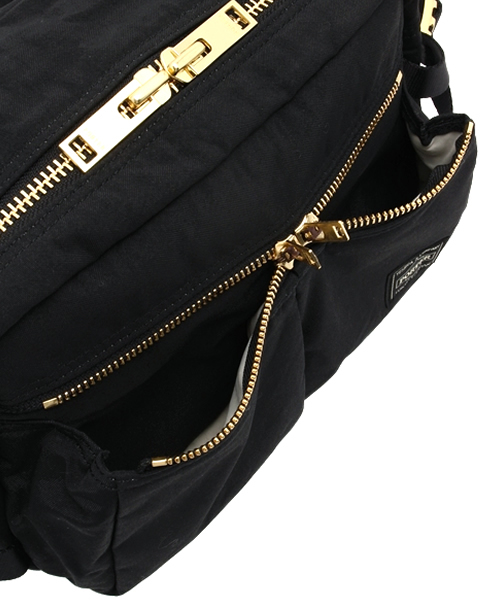 PORTER（ポーター）の「PORTER DRAFT WAIST BAG <B印 YOSHIDA SELECT>（ボディバッグ/ウエストポーチ・メンズ・ブラック/ネイビー/ベージュ・ONE SIZE）」の13枚目の写真