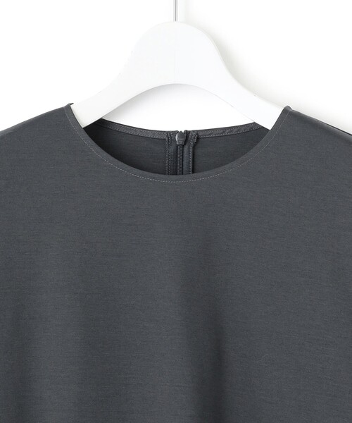 23区(ニジュウサンク)の「【洗える】バナナスリーブ フォルム ロングTシャツ(Tシャツ/カットソー・レディース・ブラック系/グレー系/ベージュ系/ホワイト系・32)」の19枚目の写真