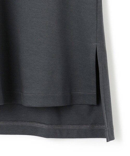 23区(ニジュウサンク)の「【洗える】バナナスリーブ フォルム ロングTシャツ(Tシャツ/カットソー・レディース・ブラック系/グレー系/ベージュ系/ホワイト系・32)」の22枚目の写真