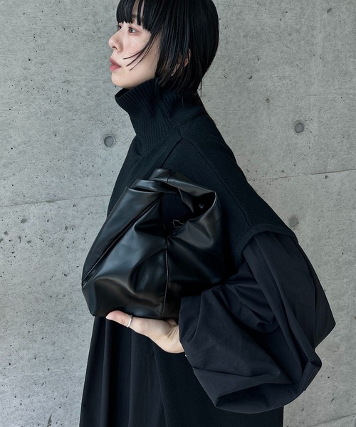 y/m by RIKA(イムバイリカ)の「ツイストハンドルBAG(ショルダーバッグ・レディース・グリーン/ブラック・FREE)」の5枚目の写真