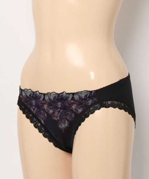 Triumph（トリンプ）の「天使のブラ(R) 魔法のハリ感586 レギュラーショーツ TR586 Hikini（ショーツ・レディース・イエロー/ピンク/ブラック/ホワイト・L/M）」の11枚目の写真