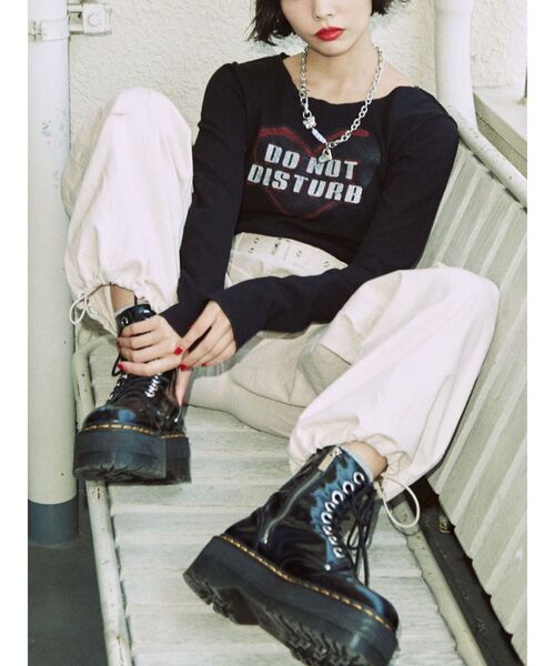 jouetie(ジュエティ)の「ハートフィットロンT(Tシャツ/カットソー・レディース・カーキ/ブラック/オフホワイト・MEDIUM)」の4枚目の写真