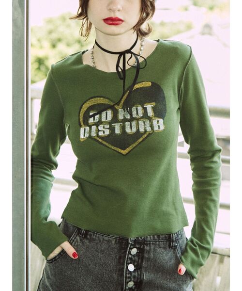 jouetie(ジュエティ)の「ハートフィットロンT(Tシャツ/カットソー・レディース・カーキ/ブラック/オフホワイト・MEDIUM)」の6枚目の写真