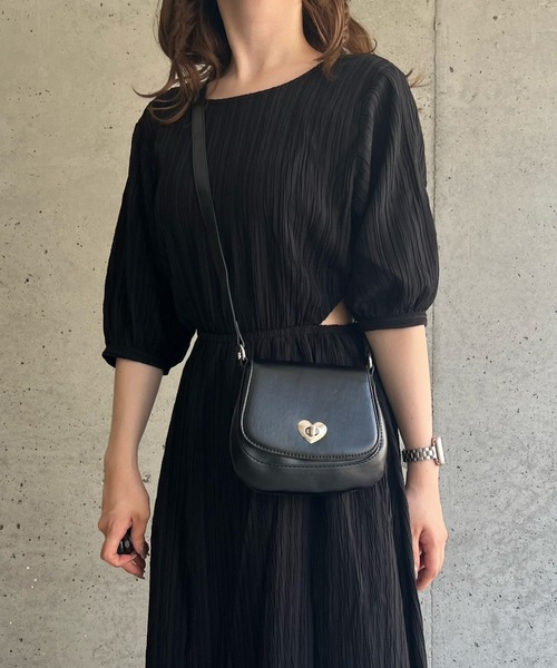 cuorequal（クオレコール）の「2wayレトロハートミニショルダーバッグ（ショルダーバッグ・レディース・ブラック・FREE）」の5枚目の写真