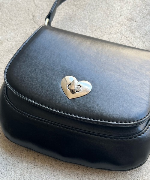 cuorequal（クオレコール）の「2wayレトロハートミニショルダーバッグ（ショルダーバッグ・レディース・ブラック・FREE）」の16枚目の写真