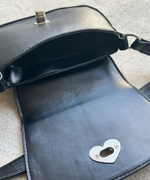 cuorequal（クオレコール）の「2wayレトロハートミニショルダーバッグ（ショルダーバッグ・レディース・ブラック・FREE）」の17枚目の写真