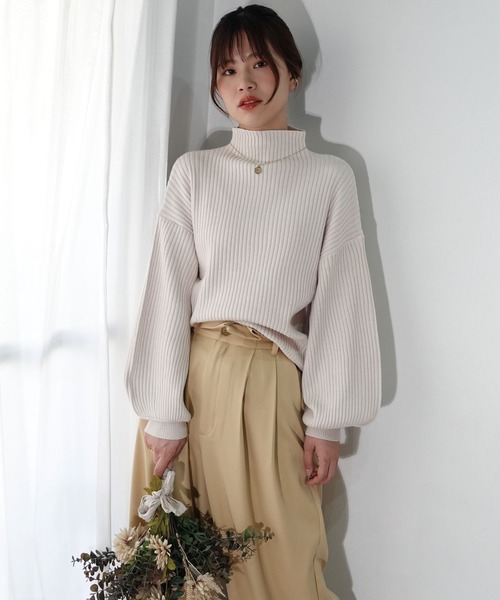 CORNERS(コーナーズ)の「ボトルネックボリューム袖リブニット(ニット/セーター・レディース・パープル/ブラック/ベージュ/オレンジ/レッド/グレー/ロイヤルブルー/アイボリー・FREE)」の20枚目の写真