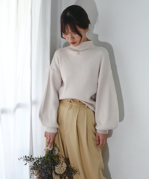 CORNERS(コーナーズ)の「ボトルネックボリューム袖リブニット(ニット/セーター・レディース・パープル/ブラック/ベージュ/オレンジ/レッド/グレー/ロイヤルブルー/アイボリー・FREE)」の16枚目の写真