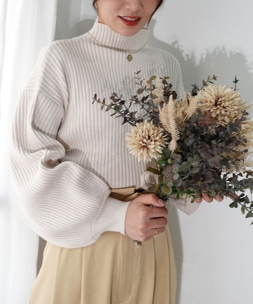 CORNERS(コーナーズ)の「ボトルネックボリューム袖リブニット(ニット/セーター・レディース・パープル/ブラック/ベージュ/オレンジ/レッド/グレー/ロイヤルブルー/アイボリー・FREE)」の13枚目の写真