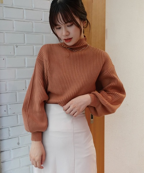 CORNERS(コーナーズ)の「ボトルネックボリューム袖リブニット(ニット/セーター・レディース・パープル/ブラック/ベージュ/オレンジ/レッド/グレー/ロイヤルブルー/アイボリー・FREE)」の15枚目の写真