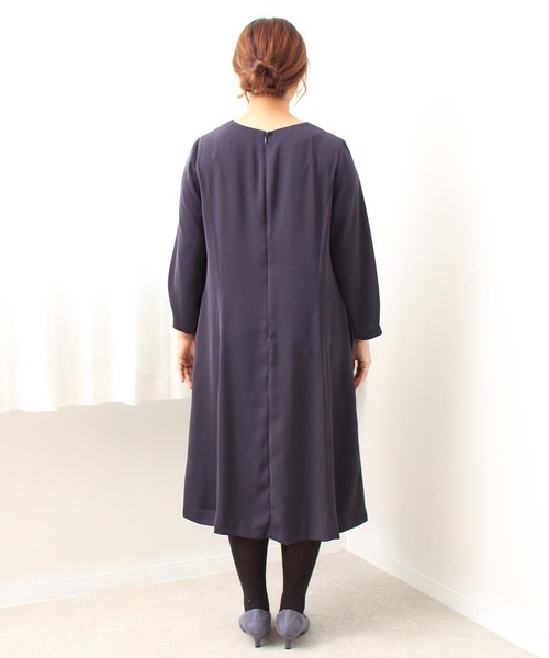 fleur by mint breeze(フルールバイミントブリーズ)の「【L~5L 大きいサイズ】パール 使い Aライン ワンピース(ワンピース・レディース・ネイビー/ブラック・3L/4L/5L/LL/L)」の13枚目の写真