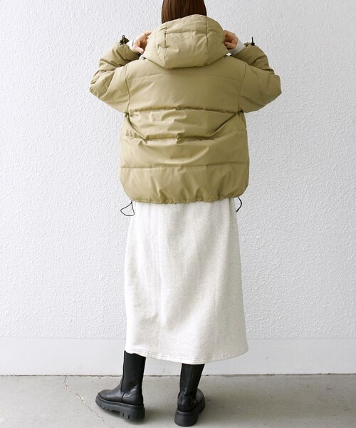 DANTON(ダントン)の「DANTON: フード ショート ダウン ジャケット(ダウンジャケット/コート・レディース・ブラック/ベージュ・ONE SIZE)」の9枚目の写真