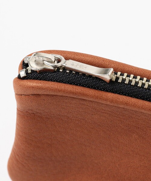 B:MING by BEAMS（ビーミングバイビームス）の「Moonshine Leather Company / Zip Pouch（ポーチ・メンズ・ブラック/ブラウン・ONE SIZE）」の7枚目の写真