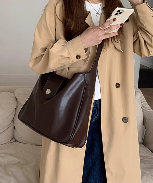 Dita Muaj.(ディータムアージュ)の「【A4対応】ヴィンテージフラップショルダーバッグ(ショルダーバッグ・レディース・ブラウン/ブラック・FREE)」の9枚目の写真