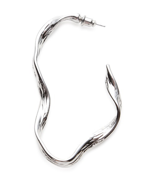 FRAY I.D（フレイアイディー）の「アンジュレーションフープピアス（ピアス（両耳用）・レディース・ゴールド/シルバー・FREE）」の4枚目の写真