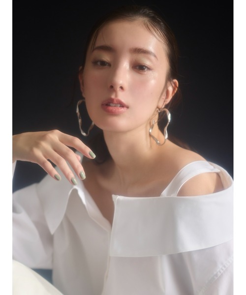 FRAY I.D（フレイアイディー）の「アンジュレーションフープピアス（ピアス（両耳用）・レディース・ゴールド/シルバー・FREE）」の11枚目の写真