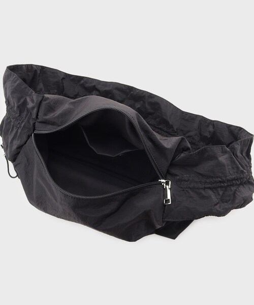 OPAQUE.CLIP（オペークドットクリップ）の「◆【軽量/長さ調整可能2WAY】フリルワンハンドルショルダーバッグ（ショルダーバッグ・レディース・ライトグレー/グリーン系その他5/パープル/ブラック・00）」の12枚目の写真