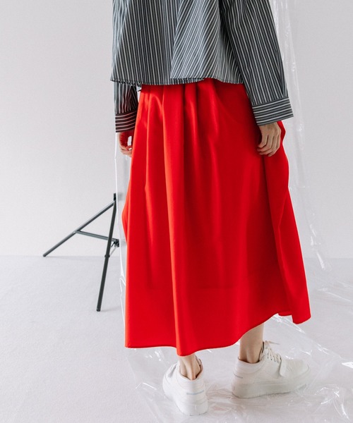 MARECHAL TERRE（マルシャルテル）の「タックデザインスカート（スカート・レディース・ベージュ/ブラック/グリーン系その他/ブルー/レッド・MEDIUM）」の7枚目の写真