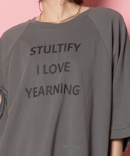 MHBG TOKYO（エムエイチビージートーキョー）の「STULTIFY ロゴTEE（Tシャツ/カットソー・レディース・ブラック/チャコールグレー/オフホワイト・FREE）」の17枚目の写真
