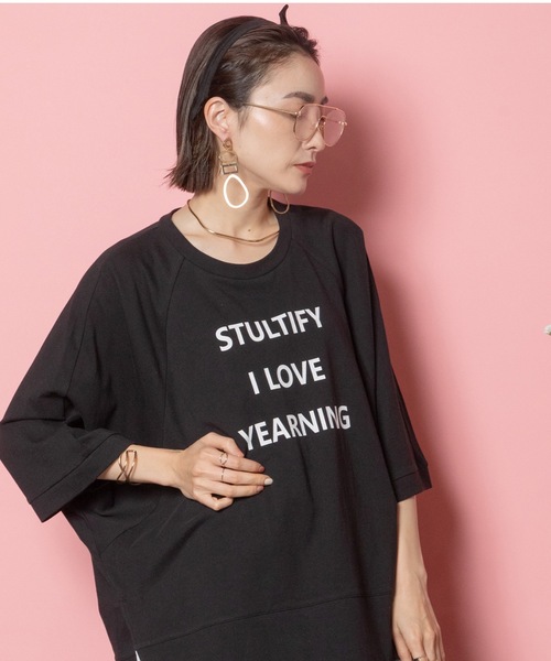 MHBG TOKYO（エムエイチビージートーキョー）の「STULTIFY ロゴTEE（Tシャツ/カットソー・レディース・ブラック/チャコールグレー/オフホワイト・FREE）」の13枚目の写真