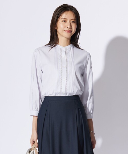 J.PRESS(ジェイプレス)の「【洗える】シャンブレー バンドカラー ピンタック ブラウス(シャツ/ブラウス・レディース・ホワイト系/ライトグレー系/ふじ色系・9/11)」の3枚目の写真