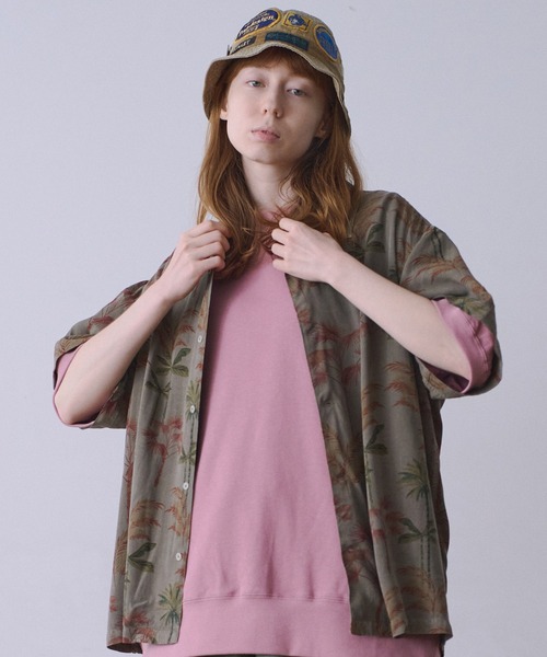 Universal Style Wear(ユニバーサルスタイルウェア)の「Universal Style Wear オーバーダイ リーフ シャツ(シャツ/ブラウス・メンズ・カーキ/スミクロ/ブルー/ブラウン・X-LARGE/LARGE/MEDIUM)」の3枚目の写真