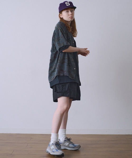 Universal Style Wear(ユニバーサルスタイルウェア)の「Universal Style Wear オーバーダイ リーフ シャツ(シャツ/ブラウス・メンズ・カーキ/スミクロ/ブルー/ブラウン・X-LARGE/LARGE/MEDIUM)」の14枚目の写真