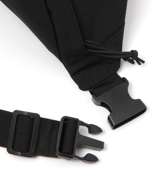 LAKOLE（ラコレ）の「ラージボディBAG / 100662（ボディバッグ/ウエストポーチ・メンズ・オフホワイト/カーキ/ブラック・FREE）」の14枚目の写真