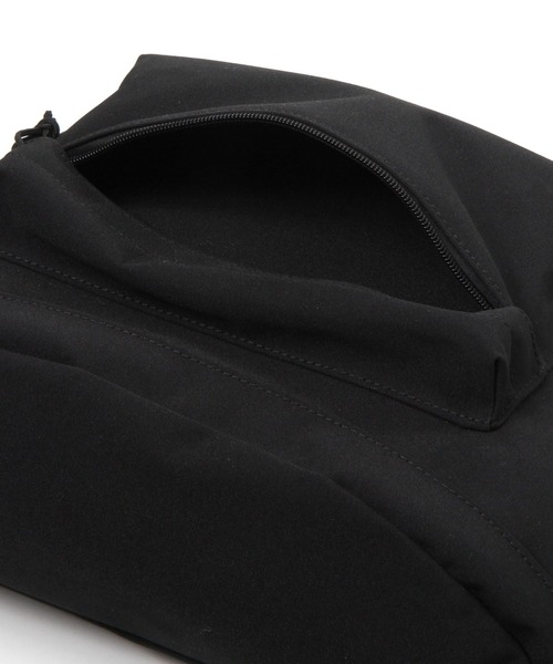 LAKOLE（ラコレ）の「ラージボディBAG / 100662（ボディバッグ/ウエストポーチ・メンズ・オフホワイト/カーキ/ブラック・FREE）」の5枚目の写真