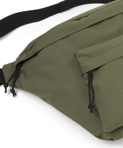LAKOLE（ラコレ）の「ラージボディBAG / 100662（ボディバッグ/ウエストポーチ・メンズ・オフホワイト/カーキ/ブラック・FREE）」の10枚目の写真