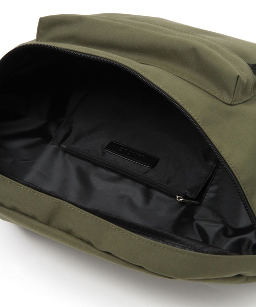 LAKOLE（ラコレ）の「ラージボディBAG / 100662（ボディバッグ/ウエストポーチ・メンズ・オフホワイト/カーキ/ブラック・FREE）」の4枚目の写真