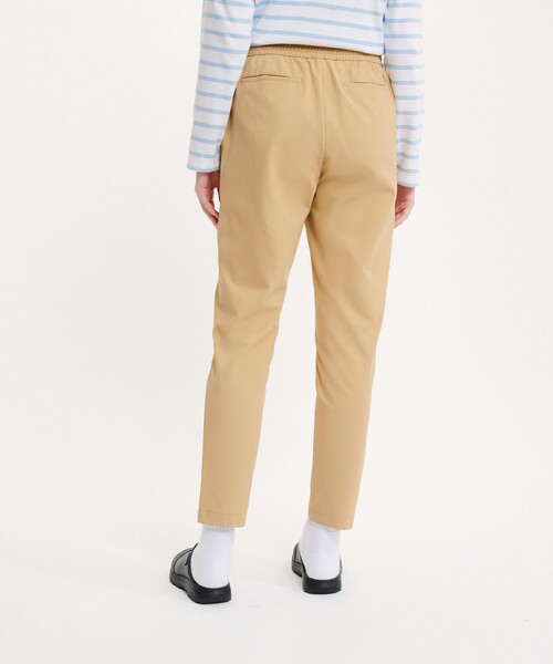 AIGLE(エーグル)の「撥水 ウエストゴム センタープレス スリムスキニーパンツ RP(チノパンツ・レディース・ブラック/ベージュ/ブラウン・36/38/40/34)」の11枚目の写真