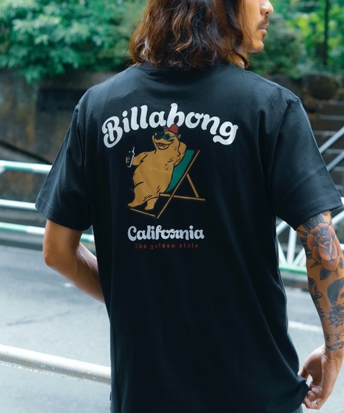 BILLABONG（ビラボン）の「BILLABONG メンズ CALI BEAR Ｔシャツ 【2024年春夏モデル】/ビラボンカリフォルニアベアバックプリント半袖ワンポイントTシャツ（Tシャツ/カットソー・メンズ・モスグリーン/ホワイト/サンドベージュ/ブラック・SMALL/MEDIUM/LARGE/X-LARGE）」の3枚目の写真