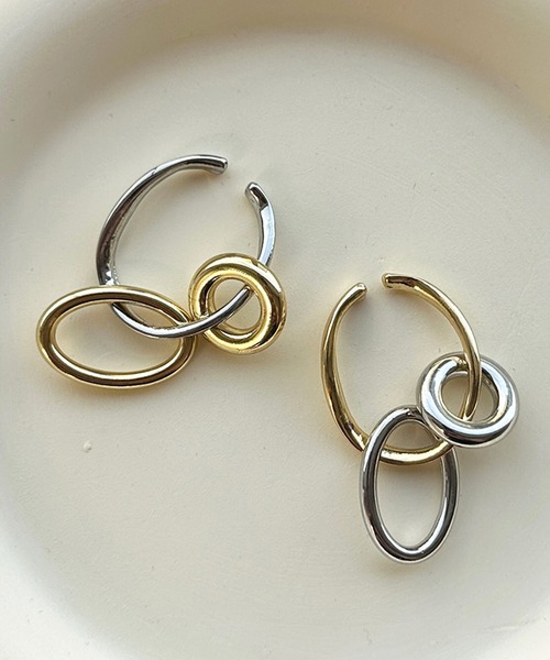 kutir(クティール)の「3連フープイヤーカフ(イヤーカフ・レディース・その他・FREE)」の1枚目の写真