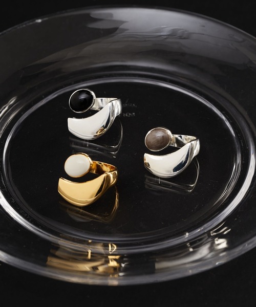 loni（ロニ）の「【金属アレルギー対応】Epiphyllum Color Ring/ストーンモチーフ付きボリュームリング（リング・レディース・ホワイト/グレー/ブラック・#11/#13）」の16枚目の写真