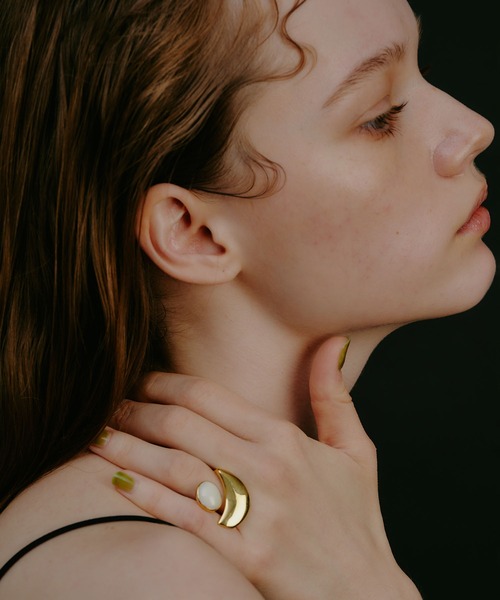 loni（ロニ）の「【金属アレルギー対応】Epiphyllum Color Ring/ストーンモチーフ付きボリュームリング（リング・レディース・ホワイト/グレー/ブラック・#11/#13）」の15枚目の写真