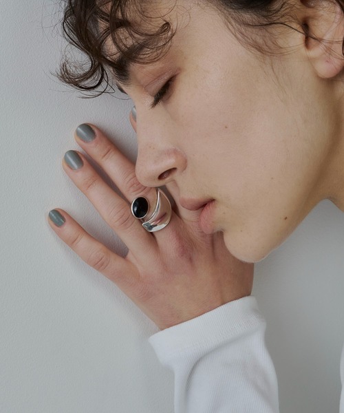 loni（ロニ）の「【金属アレルギー対応】Epiphyllum Color Ring/ストーンモチーフ付きボリュームリング（リング・レディース・ホワイト/グレー/ブラック・#11/#13）」の13枚目の写真