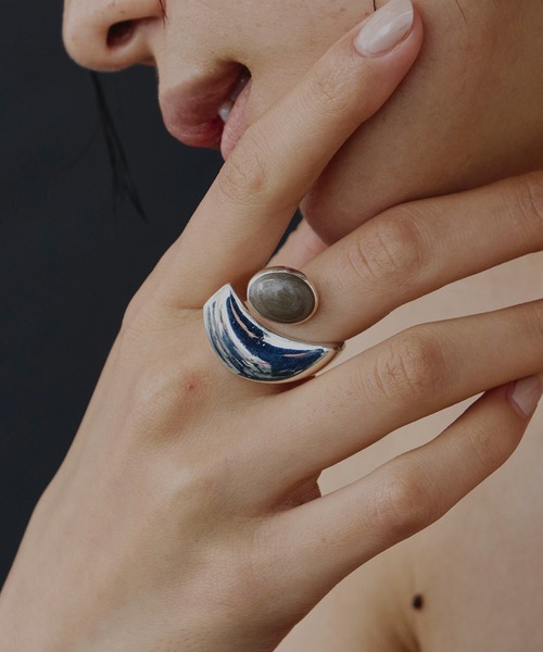 loni（ロニ）の「【金属アレルギー対応】Epiphyllum Color Ring/ストーンモチーフ付きボリュームリング（リング・レディース・ホワイト/グレー/ブラック・#11/#13）」の19枚目の写真